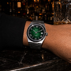 Custom Élan Noir Série I Silver/Emerald 39mm Auto NH35 Sapphire Steel Watch
