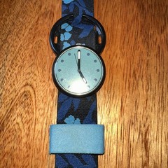 POP SWATCH Watch GREEN TIKI PWB157 Vintage 1991 Swiss Blue Flowers great cond