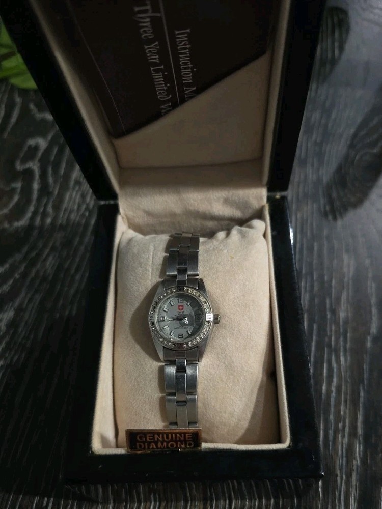 Victorinox Swiss Army Ladies Diamond Face Watch New Battery Works Great With Box