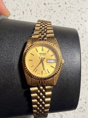 Vintage Ladies Seiko Quartz Gold Tone Watch (Model 7N83-0041) – Feb 1997