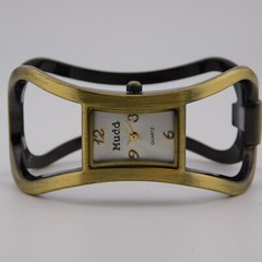 Mudd MD2634/A126-10 Quartz Analog Women’s Bracelet Watch Sz. 6 1/4″ New Battery