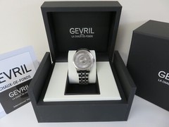 Gevril Men’s 2105 Jones ST. Single Hand Swiss Automatic Sellita SW200 Date Watch