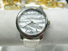 Beautiful Silver tone LIZ CLAIBORNE LC1040 lady’s wristwatch/watch