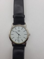 Mens QQ Casual Black Case White Dial Black Band Analog Watch New Battery Working