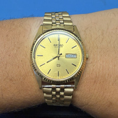 Seiko Quartz Men’s Day/Date Gold Tone Analog Watch Gold Bracelet 34.5mm
