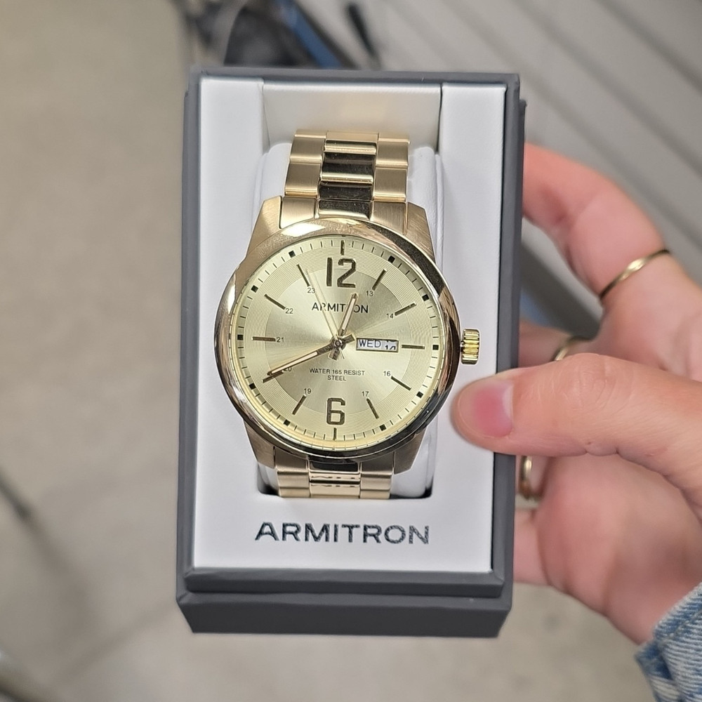 Armitron Men’s Quartz Analog Day/Date Gold-Tone Metal Bracelet 30m 40-43.9mm