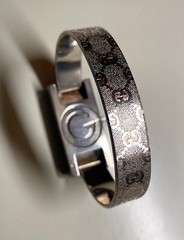 Vintage~GUCCI Italy WOMENS Analog WRISTWATCH~Fold-Over Clasp Bracelet~SILVERTONE