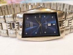 QUARTZ BLUE DIAL 1012-S018811 JAPAN UNISEX ADULTS FULL WORKING ALL ORG.