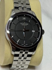 Victorinox Swiss Army Men’s Watch 40mm Silver Tone SS Bracelet Quartz 241801