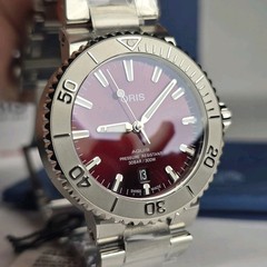 Oris Aquis Date Relief 41.5mm Cherry Red Dial Automatic, New, 01 733 7766 4158