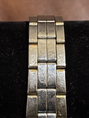 VINTAGE GUESS WATCH HEAVY CASE BEZEL- QUARTZ – RUNS GREAT – BBA-27