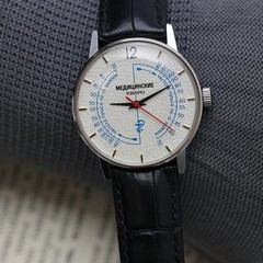 PULSOMETER watch MEDICAL. Quartz 35mm. SOVIET Raketa style