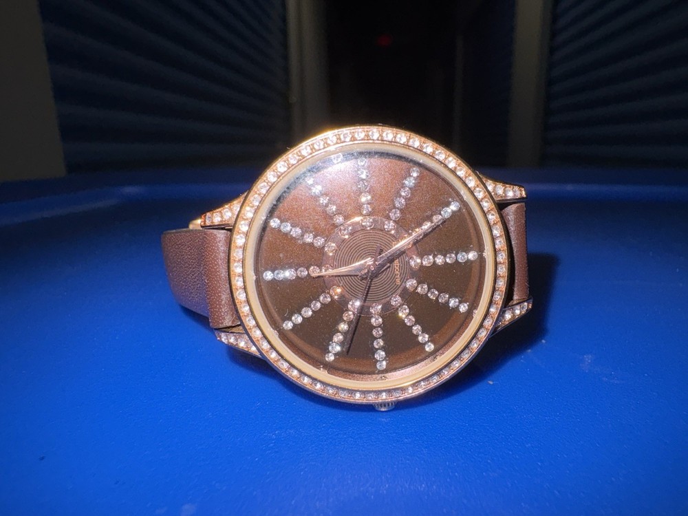 Vintage Liz Claiborne LC1123 Stainless Steel Womens Quartz Round Face Watch