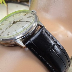 Vintage HELBROS men’s manual wind watch Linen dial with Atr number france 1960s