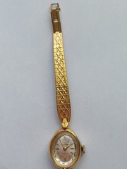 Vintage Ladies WALTHAM 17 Jewels Gold Tone Japan Wind Up Watch 8020 7200R RUNS