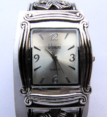 VIVANI K4108 Cuff Bracelet Quartz Analog Women’s Watch Sz. 6 1/2″ New Battery