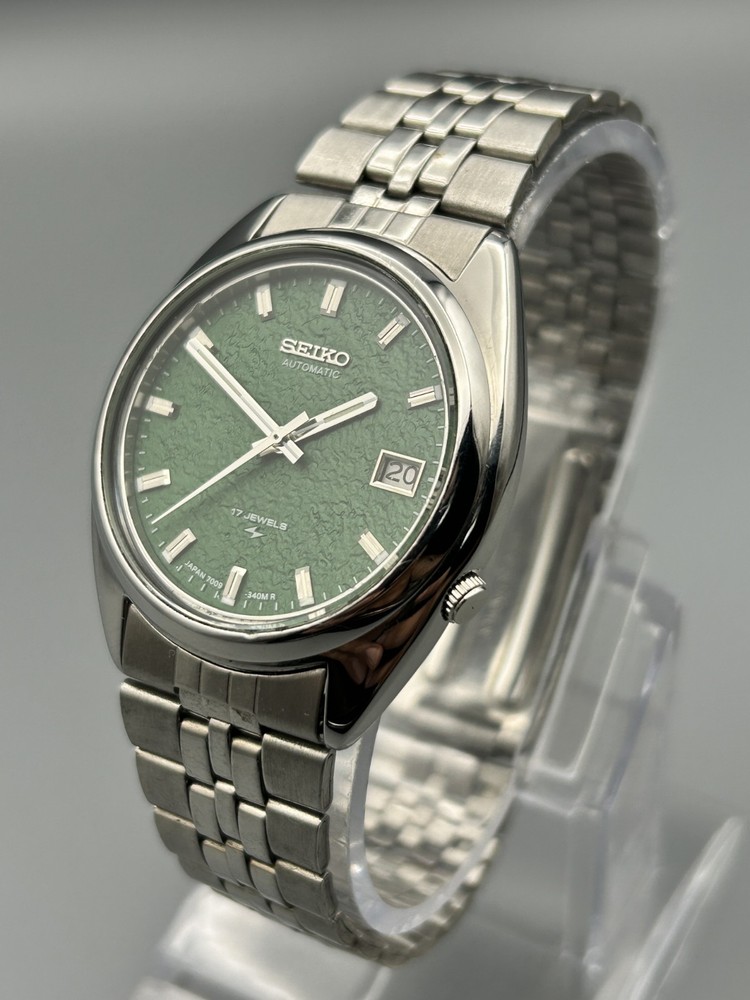 Vintage Seiko 5 Automatic Olive Green Dial Day/Date men’s Wrist Watch Japan