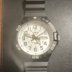 Casio MRW-200H Quartz 100M Mens Watch White Dial Black Resin Strap Day/Date