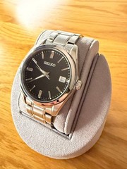 SEIKO SUR311P1 Quartz watch, tried on only.
