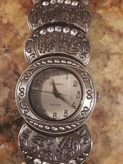Geneva Silver/Black Quartz Ladies Watch, with Rhinestones, new batterySainl
