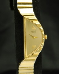 Seiko Rivoli Half Moon Gold Ladies Quartz Watch 1F20-5D59 New Battery Rare Vtg