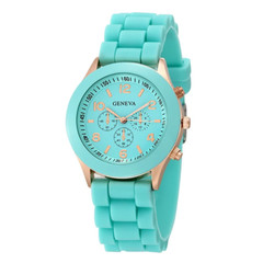 2023 New Womens Luxury Quartz WristWatches with a Silicone Strap