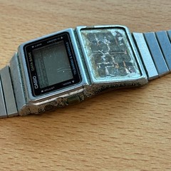Casio DBC-610 Watch – Digital Calculator Databank Vintage – For Parts Or Repair
