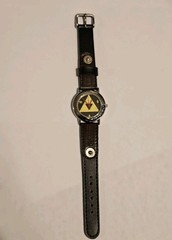 Nintendo Legend Of Zelda Triforce Watch New Battery 35MM New Battery Clean 73