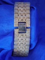 COLLEZIO Women’s Wrist Watch Faux Diamonds Gold Tone Articulated Band