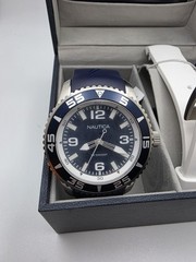 Nautica N17558G Men’s Blue Diver Quartz Watch Box Extra White Strap