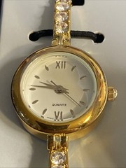 Avon Gold Tone Quartz Watch Bracelet & New Battery New in Box