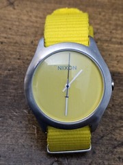Nixon Clean The Mod Silver And Yellow Face/Yellow Nano straps 7.5″ NEW BATTERY