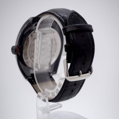 Gucci Men’s Sync 137.1 Black Watch with Buckle From Japan