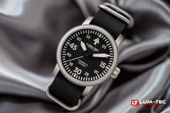 Lum-tec Dive Watch Combat B73 200M BGW9 Super-Luminova 2 straps US Made 43mm NIB