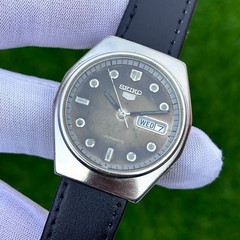 Vintage Seiko 5 Beautiful Patina Dial Automatic Japan Made Men’s Watch 6309-7200