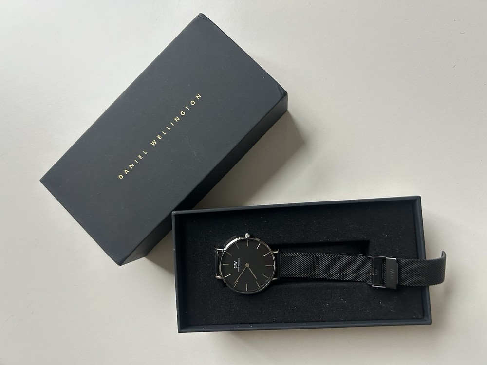 Daniel Wellington Petite Ashfield Black Dial Watch – Women’s