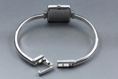 [Near MINT] GUCCI 1900L 20mm Black Dial Bangle Quartz Women’s Watch from JAPAN