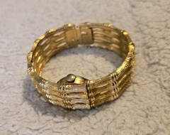 Vintage VANTAGE Hidden Watch Bracelet Women’s Gold Tone Hinged Bangle 70s 80s