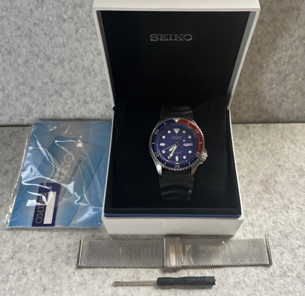 Seiko Diver’s SKX009J Auto Men’s Watch Fitted With Upgraded 4R36-00A2 Movement.