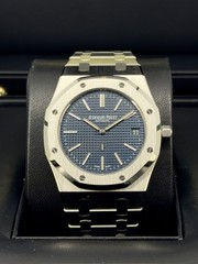 Audemars Piguet Royal Oak “Jumbo” Extra-Thin Blue Dial on Bracelet