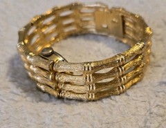 Vintage VANTAGE Hidden Watch Bracelet Women’s Gold Tone Hinged Bangle 70s 80s