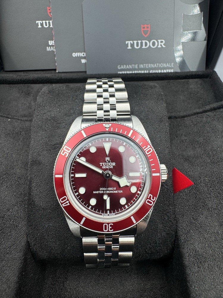 2025 Tudor Black Bay 58 Burgundy Jubilee 39mm 5-Link Red M7939A1A0RU-0001