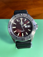 ORIENT AUTOMATIC F692-UAA0 RARE RED DIAL GORGEOUS ACCURATE NEW RUBBER STRAP