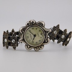 GENEVA Dark-Tone Crystals Quartz Analog Women’s Watch Sz. 6 1/2″ New Battery