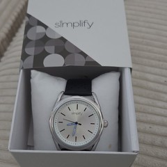 Simplify Quartz Analog 42mm White Dial Black Leather Strap 50m Box Manual