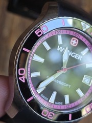 Wenger Seaforce 0621.10 Swiss Diver Watch Sapphire Crystal Pink Black New Batt.