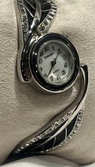 Embassy Bracelet Clasp Women’s Watch Rhinestones Black Silver New Battery