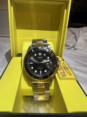 Invicta Pro Diver 30023 Men’s Watch Two-Tone Gold/Silver Black Dial 100M – New