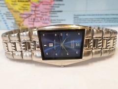 QUARTZ BLUE DIAL 1012-S018811 JAPAN UNISEX ADULTS FULL WORKING ALL ORG.