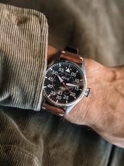 Hawker Hurricane Clowes Automatic Black / Leather | Black Dial Wristwatch AV-409